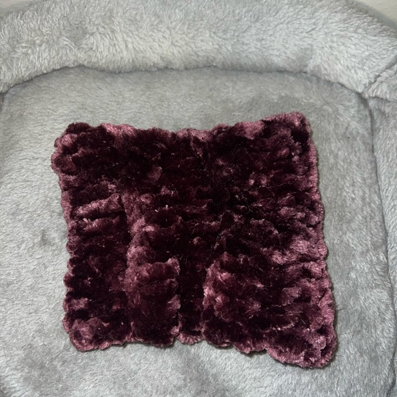 Homemade crochet Velvet/ purple very soft neck warmer small for cats - Picture 5 of 5